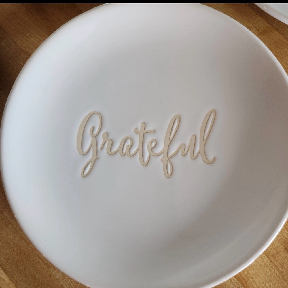 Blessed and 'Grateful' Dinner Plates set of 5! Better Homes And Gardens Cream. - Picture 2 of 7